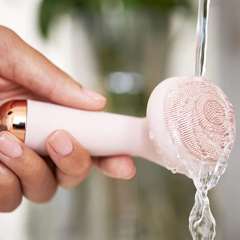 Silicone Facial Brush for deep skin cleansing